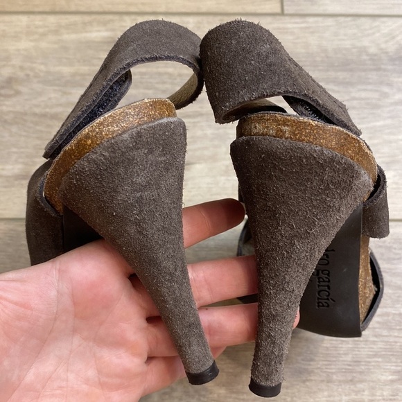 Pedro Garcia | Patty | Suede‎ Sandal Heels - Picture 7 of 9